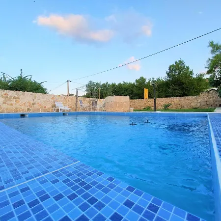 Holiday Ana 3*